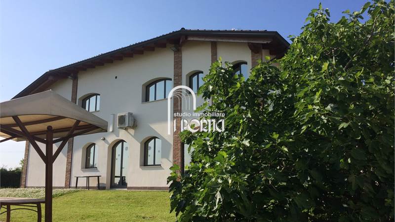 Spilamberto Casale Ristrutturato con 3 unità